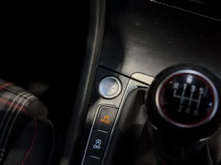 VOLKSWAGEN Golf GTI 2.0 TSI 220CV BMT