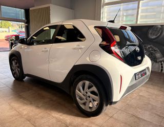 TOYOTA Aygo X Cross 1.0 VVT-I 72CV Play
