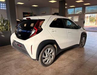 TOYOTA Aygo X Cross 1.0 VVT-I 72CV Play
