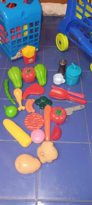 Carrello spesa giocattolo con accessori