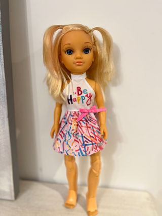 Nancy Muñeca Rubia articulada