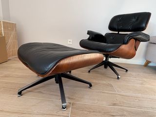Sillón Eames Lounge y Reposapiés Negro