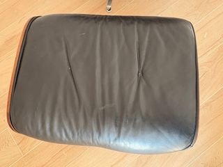 Sillón Eames Lounge y Reposapiés Negro