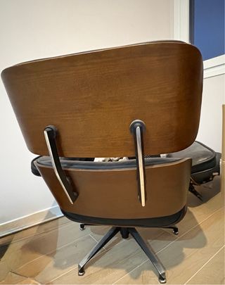 Sillón Eames Lounge y Reposapiés Negro