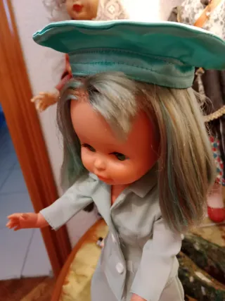 Muñeca Nancy Selena y libro moda antigua