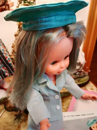 Muñeca Nancy Selena y libro moda antigua