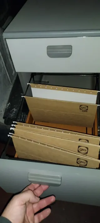 Cajonera con ruedas gris y blanca