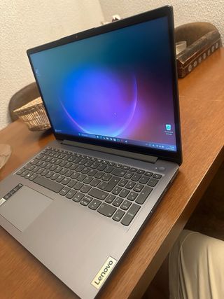 Portátil Lenovo Gris Intel Core i5 Iris Xe 512SSD
