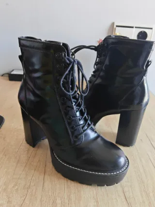Botines negros tacón Bershka