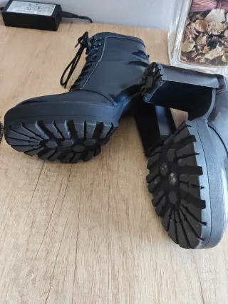 Botines negros tacón Bershka