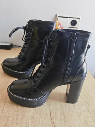 Botines negros tacón Bershka