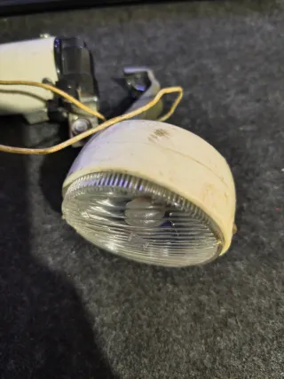 Dinamo y foco Rinder, original de Bh