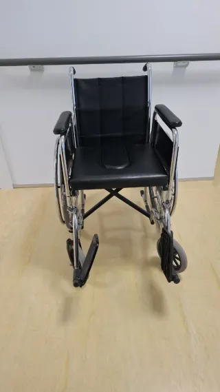 Silla de ruedas robusta con WC