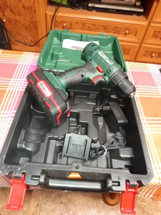 Taladro Atornillador Parkside 20V, nuevo