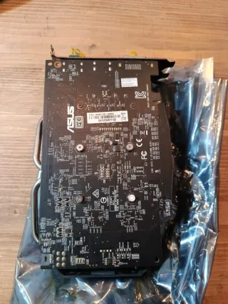 Tarjeta Gráfica Asus RX 460 4GB