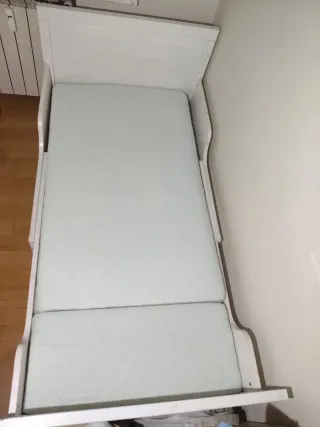 Cama infantil blanca IKEA
