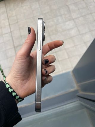 iPhone 15 Pro Max 256G.Funda UAG siempre. Con caja