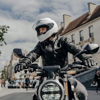 Llave de impacto con batería de 1000 Nm, 21 V, sin