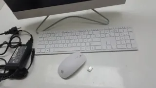 HP 22 All-in-One Plata/Blanco