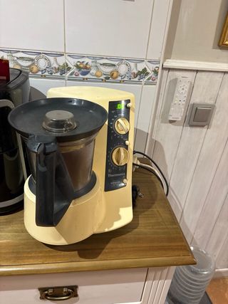 Thermomix Vorwerk con accesorios