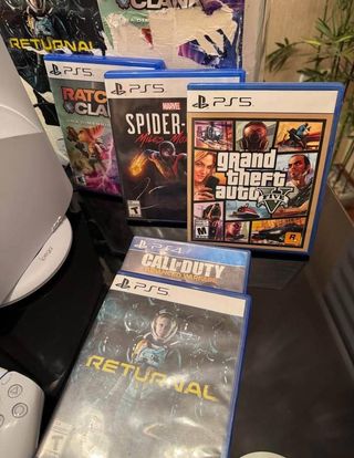 Consola PS5 Slim version disco Blanca + 4 Juegos