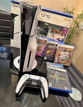 Consola PS5 Slim version disco Blanca + 4 Juegos