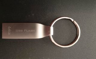 Chiavetta USB 64GB con Portachiavi