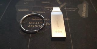 Chiavetta USB 64GB con Portachiavi