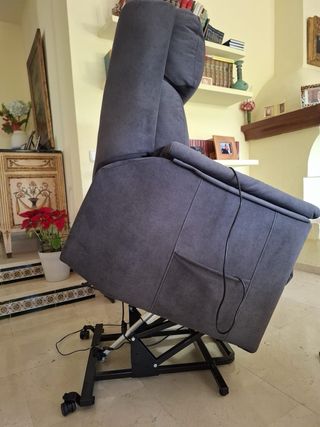 Sofá elevador articulado gris