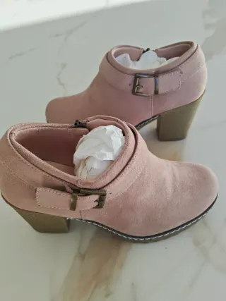 Botines tacón rosa ante