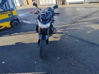 Kawasaki Z750 Negra y Dorada