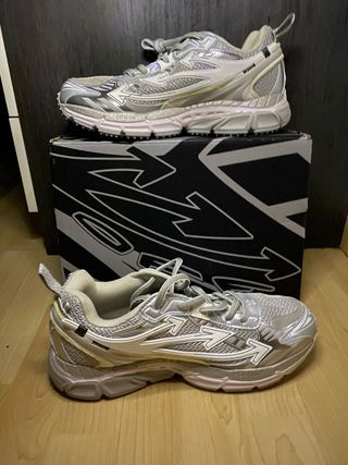 Off-White Be Right Back Sneakers PRECIO NEGOCIABLE