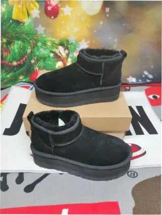 Botas UGG Classic Ultra Mini Plataforma Negras