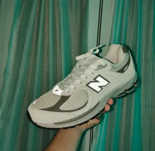 New Balance 2002R NUEVA ( LEE DESCRIPCIÓN )