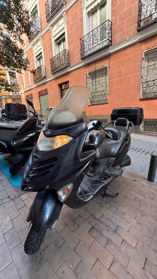 Kymco Grand Dink 125 (2005) Etiqueta B