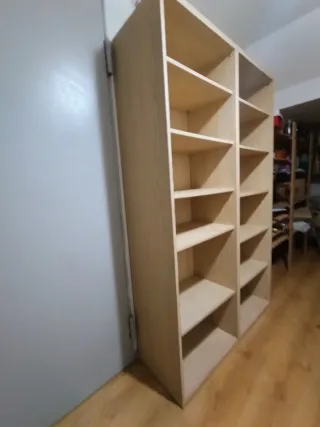 Librería de madera de haya color beige IKEA