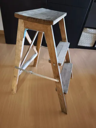 Escalera de madera 2 peldaños