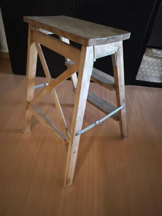 Escalera de madera 2 peldaños