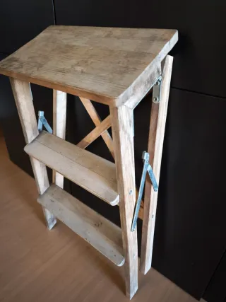 Escalera de madera 2 peldaños