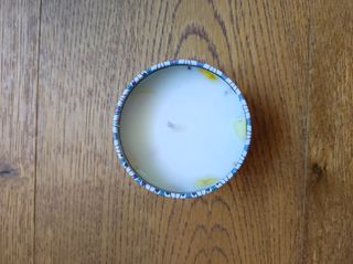 Piccola candela in elegante scatolina nuova