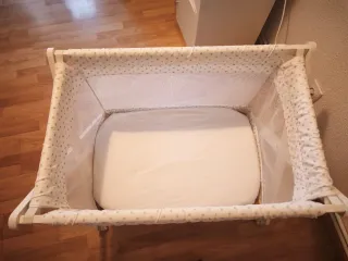 Minicuna con ruedas