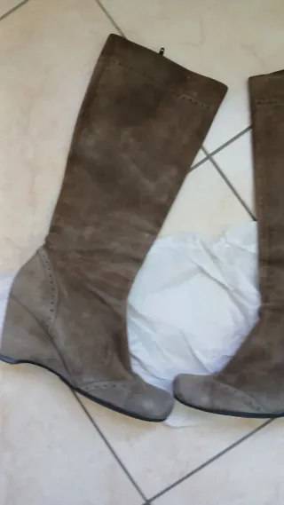 Stivali donna camoscio zeppa marrone