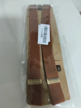 Conjunto tirantes y pajarita marrón