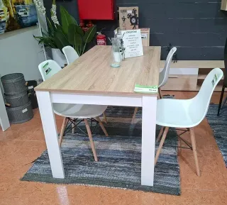 Mesa Comedor y 4 Sillas NUEVO