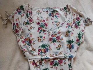 Vestido floral beige mujer