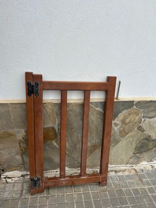 Barandilla de madera maciza