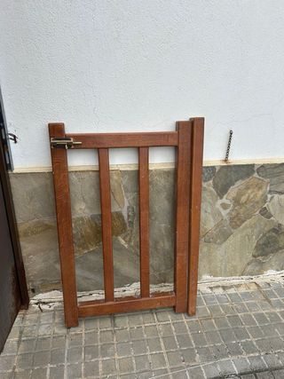 Barandilla de madera maciza