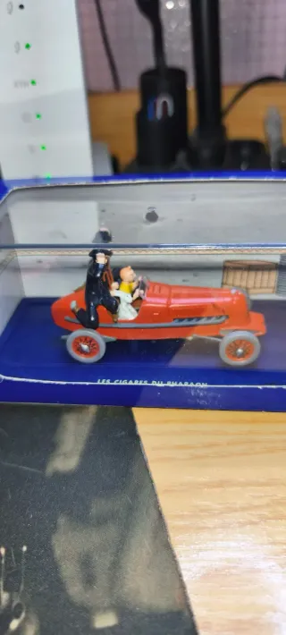 Tintin Coche de carreras rojo con figuras