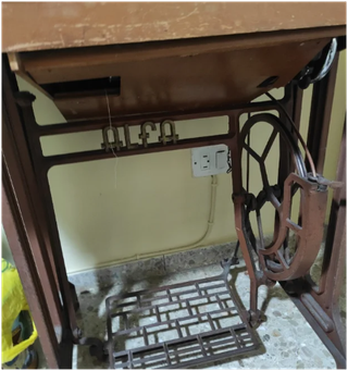 Máquina de coser ALFA antigua