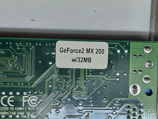 Scheda video GeForce MX200 / 32MB. DDR AGP VGA